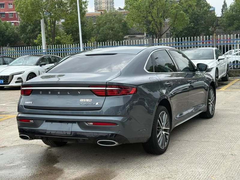 Geely Preface 2023 2.0T Finition premium extérieur photo 6 Geely Preface 2023 2.0T Finition premium extérieur photo 6