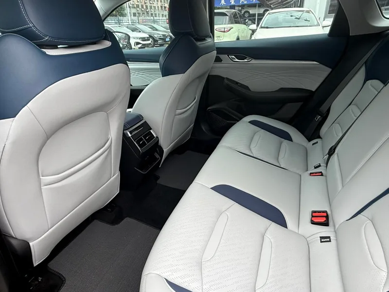 Geely Preface 2023 2.0T Finition premium intérieur photo 9 Geely Preface 2023 2.0T Finition premium intérieur photo 9
