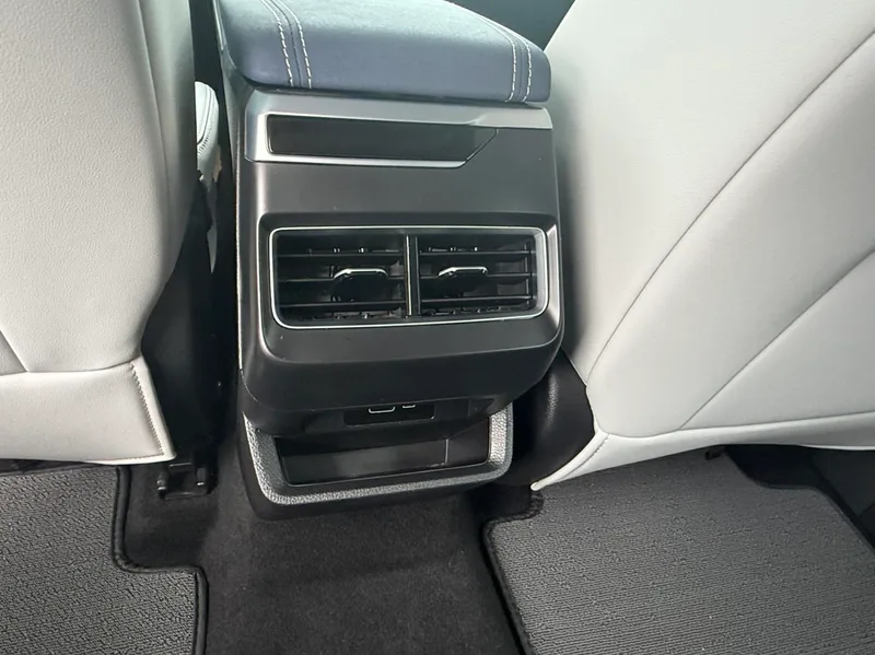 Geely Preface 2023 2.0T Finition premium intérieur photo 10 Geely Preface 2023 2.0T Finition premium intérieur photo 10