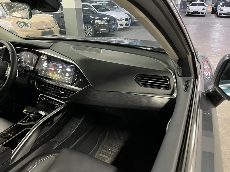 Geely Xingyue 2020 Высокоэнергетическая версия 350T Вспышка звезды интерьер фото 18 Geely Xingyue 2020 Высокоэнергетическая версия 350T Вспышка звезды интерьер фото 18