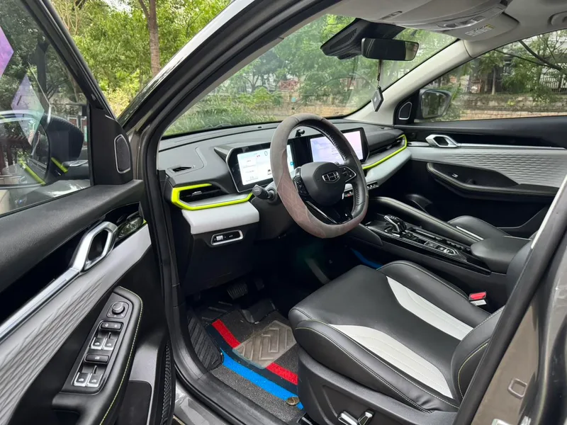 Geely Coolray 2022 Coolray COOL 1.5T DCT Battle exterior foto 10 Geely Coolray 2022 Coolray COOL 1.5T DCT Battle exterior foto 10