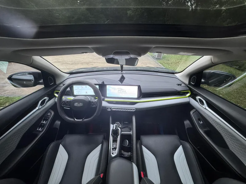 Geely Coolray 2022 Coolray COOL 1.5T DCT Battle interior foto 12 Geely Coolray 2022 Coolray COOL 1.5T DCT Battle interior foto 12