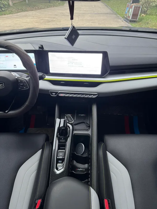 Geely Coolray 2022 Coolray COOL 1.5T DCT Battle interior foto 13 Geely Coolray 2022 Coolray COOL 1.5T DCT Battle interior foto 13