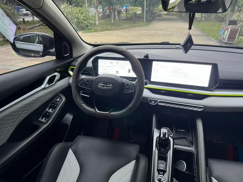 Geely Coolray 2022 Coolray COOL 1.5T DCT Battle interior foto 14 Geely Coolray 2022 Coolray COOL 1.5T DCT Battle interior foto 14
