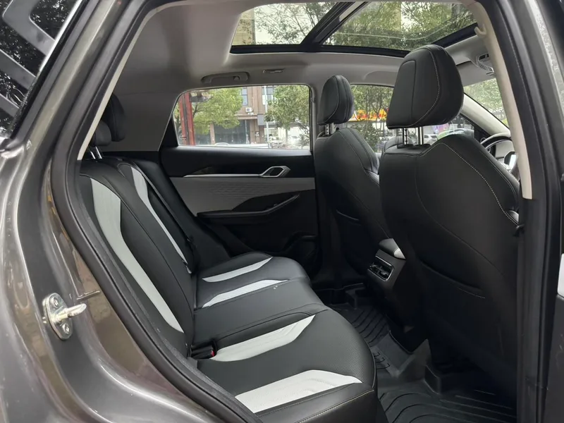 Geely Coolray 2022 Coolray COOL 1.5T DCT Battle interior foto 17 Geely Coolray 2022 Coolray COOL 1.5T DCT Battle interior foto 17