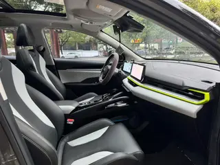 Geely Coolray 2022 Coolray COOL 1.5T DCT Battle interior foto 18 Geely Coolray 2022 Coolray COOL 1.5T DCT Battle interior foto 18