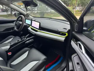 Geely Coolray 2022 Coolray COOL 1.5T DCT Battle interior foto 19 Geely Coolray 2022 Coolray COOL 1.5T DCT Battle interior foto 19