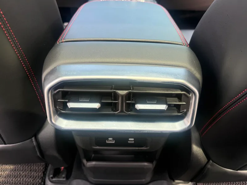 Jetour T2 2025 2.0TD XWD Conquer+ interior photo 15 Jetour T2 2025 2.0TD XWD Conquer+ interior photo 15
