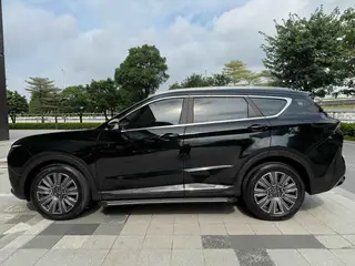 Jetour X70 PLUS 2025 1.5T 6DCT Luxury Edition 5 seat exterior photo 4 Jetour X70 PLUS 2025 1.5T 6DCT Luxury Edition 5 seat exterior photo 4