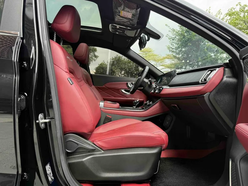 Jetour X70 PLUS 2025 1.5T 6DCT Luxury Edition 5 seat interior photo 18 Jetour X70 PLUS 2025 1.5T 6DCT Luxury Edition 5 seat interior photo 18