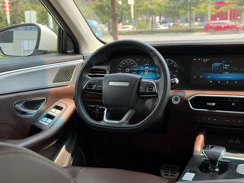 Jetour X90 PLUS 2021 1.6TD DCT Villa interior photo 13
