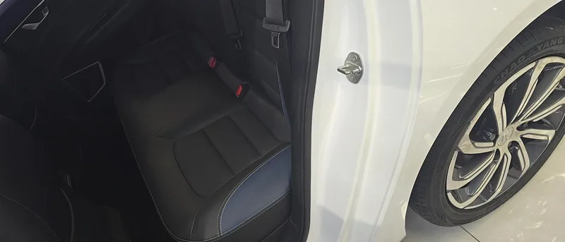 Geely Emgrand GL 2020 1.4T CVT Type de luxe intérieur photo 12 Geely Emgrand GL 2020 1.4T CVT Type de luxe intérieur photo 12