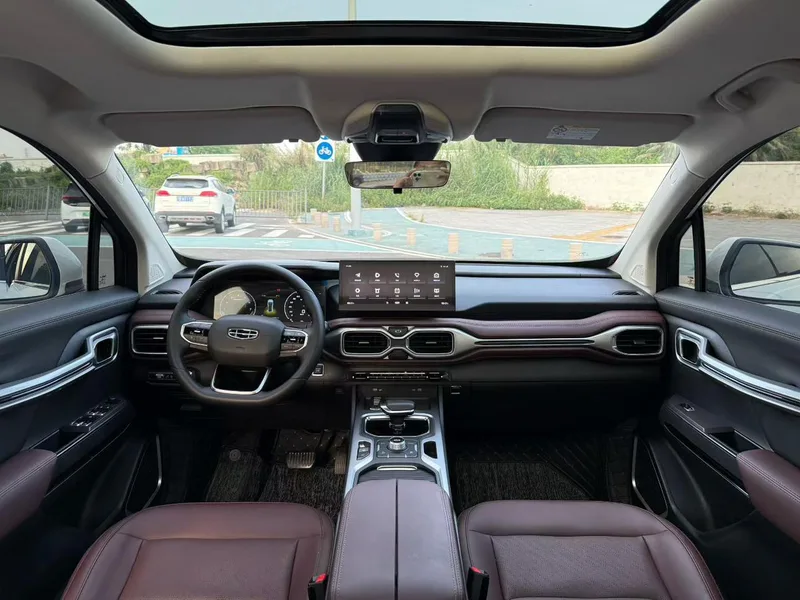 Geely Okavango 2022 1.8TD Автоматический премиум-класса интерьер фото 8 Geely Okavango 2022 1.8TD Автоматический премиум-класса интерьер фото 8