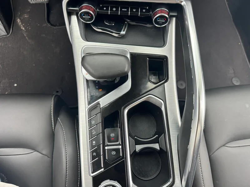 Geely Xingyue 2019 300T Вспышка звезды интерьер фото 13 Geely Xingyue 2019 300T Вспышка звезды интерьер фото 13