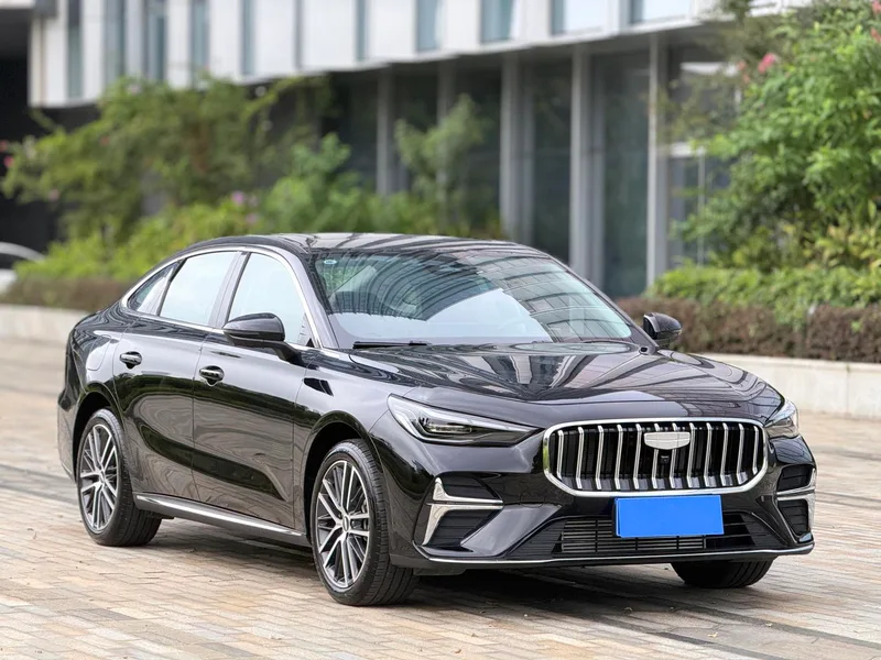 Geely Emgrand 2026 5-е поколение 1.5T DCT Флагманский экстерьер фото 5 Geely Emgrand 2026 5-е поколение 1.5T DCT Флагманский экстерьер фото 5