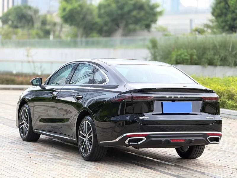 Geely Emgrand 2026 5-е поколение 1.5T DCT Флагманский интерьер фото 6 Geely Emgrand 2026 5-е поколение 1.5T DCT Флагманский интерьер фото 6
