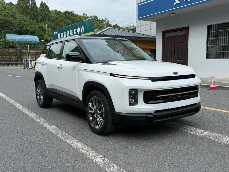 Geely ICON 2023 1.5TD Шоколадная версия экстерьер фото 3 Geely ICON 2023 1.5TD Шоколадная версия экстерьер фото 3