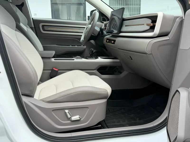 Geely ICON 2023 1.5TD Шоколадная версия экстерьер фото 5 Geely ICON 2023 1.5TD Шоколадная версия экстерьер фото 5