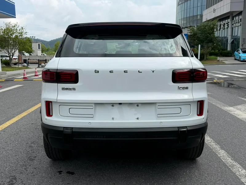 Geely ICON 2023 1.5TD Шоколадная версия экстерьер фото 7 Geely ICON 2023 1.5TD Шоколадная версия экстерьер фото 7