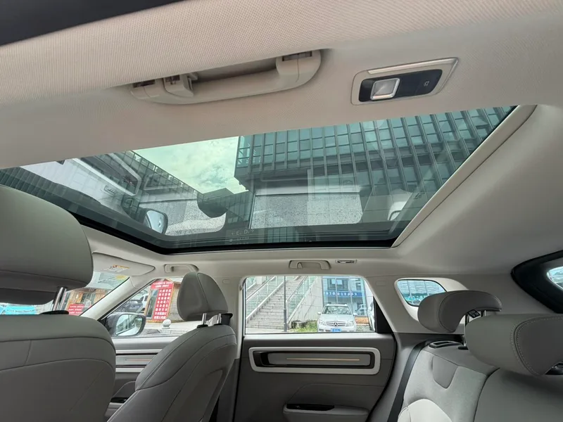 Geely ICON 2023 1.5TD Шоколадная версия интерьер фото 11 Geely ICON 2023 1.5TD Шоколадная версия интерьер фото 11
