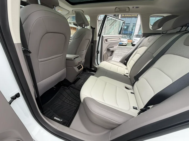 Geely ICON 2023 1.5TD Шоколадная версия интерьер фото 16 Geely ICON 2023 1.5TD Шоколадная версия интерьер фото 16