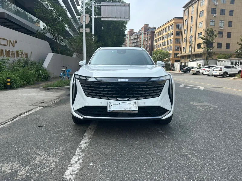 Geely Boyue L 2023 1.5TD DCT Премиальная комплектация экстерьер фото 2 Geely Boyue L 2023 1.5TD DCT Премиальная комплектация экстерьер фото 2