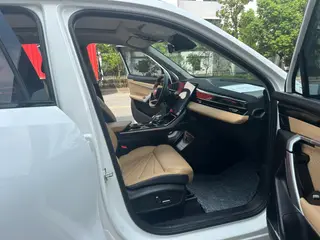 Geely Boyue L 2023 1.5TD DCT Премиальная комплектация экстерьер фото 7 Geely Boyue L 2023 1.5TD DCT Премиальная комплектация экстерьер фото 7