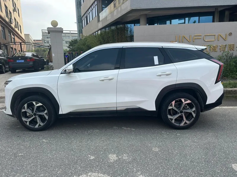 Geely Boyue L 2023 1.5TD DCT Премиальная комплектация интерьер фото 18 Geely Boyue L 2023 1.5TD DCT Премиальная комплектация интерьер фото 18