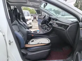Geely Emgrand GL 2021 UP 1.4T CVT Collar type interior photo 10 Geely Emgrand GL 2021 UP 1.4T CVT Collar type interior photo 10