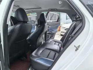 Geely Emgrand GL 2021 UP 1.4T CVT Collar type interior photo 11 Geely Emgrand GL 2021 UP 1.4T CVT Collar type interior photo 11