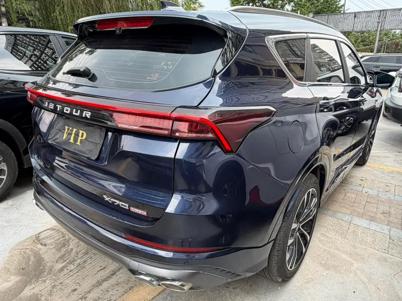 Jetour X70 PLUS 2021 Restyling 1.6T DCT sky 7 seat interior photo 14 Jetour X70 PLUS 2021 Restyling 1.6T DCT sky 7 seat interior photo 14