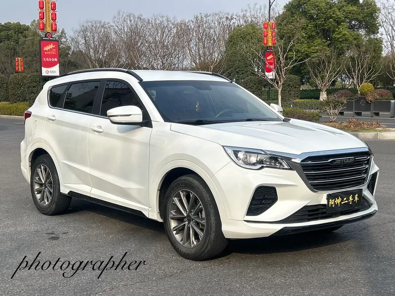 Jetour X70 2020 1.5T DCT Changxing Edition 7 seat exterior photo 3 Jetour X70 2020 1.5T DCT Changxing Edition 7 seat exterior photo 3