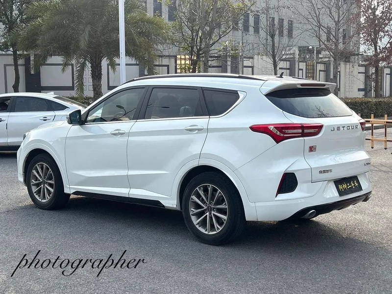 Jetour X70 2020 1.5T DCT Changxing Edition 7 seat interior photo 9 Jetour X70 2020 1.5T DCT Changxing Edition 7 seat interior photo 9