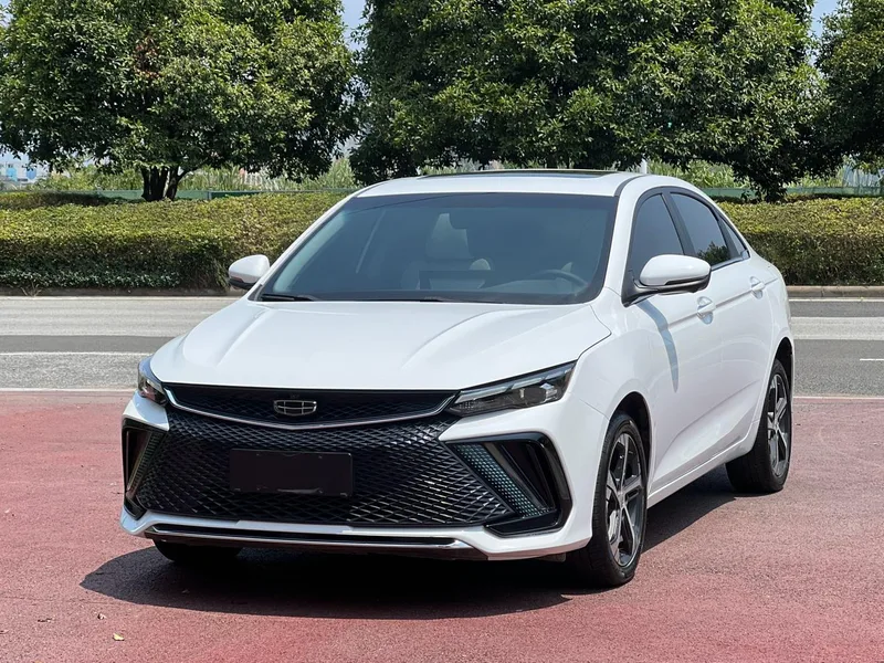 Geely Emgrand L 2022 1.4T CVT Modelo insignia exterior foto 1 Geely Emgrand L 2022 1.4T CVT Modelo insignia exterior foto 1