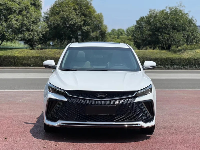 Geely Emgrand L 2022 1.4T CVT Modelo insignia exterior foto 3 Geely Emgrand L 2022 1.4T CVT Modelo insignia exterior foto 3