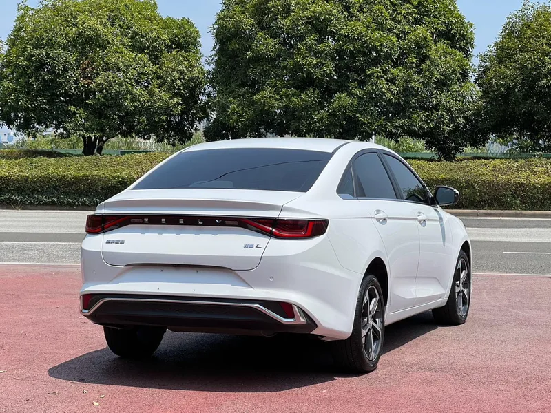 Geely Emgrand L 2022 1.4T CVT Modelo insignia exterior foto 5 Geely Emgrand L 2022 1.4T CVT Modelo insignia exterior foto 5