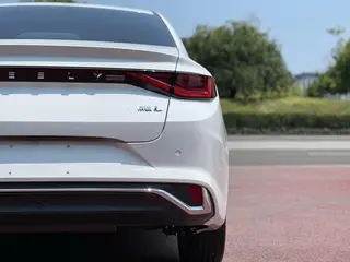 Geely Emgrand L 2022 1.4T CVT Modelo insignia exterior foto 7 Geely Emgrand L 2022 1.4T CVT Modelo insignia exterior foto 7