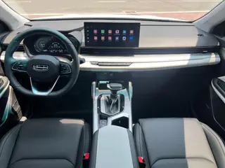 Geely Emgrand L 2022 1.4T CVT Modelo insignia interior foto 12 Geely Emgrand L 2022 1.4T CVT Modelo insignia interior foto 12