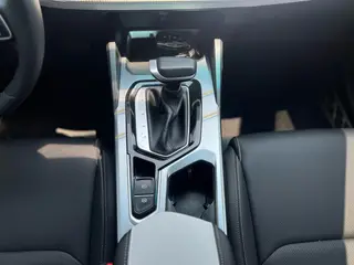 Geely Emgrand L 2022 1.4T CVT Modelo insignia interior foto 17 Geely Emgrand L 2022 1.4T CVT Modelo insignia interior foto 17