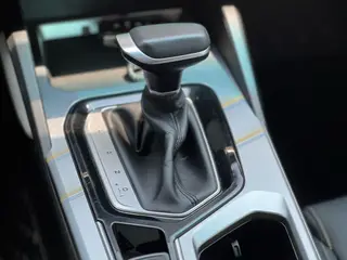 Geely Emgrand L 2022 1.4T CVT Modelo insignia interior foto 18 Geely Emgrand L 2022 1.4T CVT Modelo insignia interior foto 18