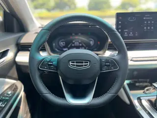 Geely Emgrand L 2022 1.4T CVT Modelo insignia interior foto 19 Geely Emgrand L 2022 1.4T CVT Modelo insignia interior foto 19