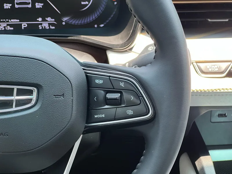 Geely Emgrand L 2022 1.4T CVT Modelo insignia interior foto 20 Geely Emgrand L 2022 1.4T CVT Modelo insignia interior foto 20