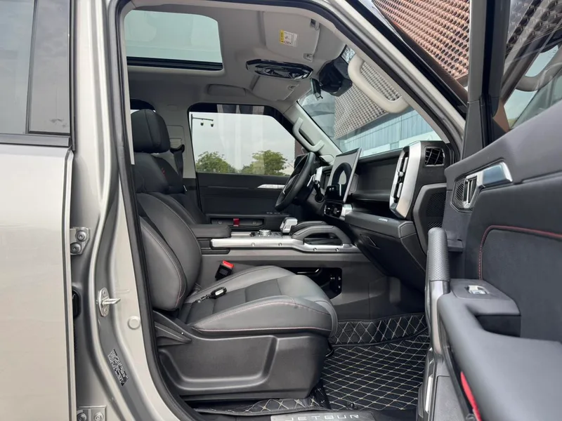Jetour T2 2023 2.0TD Four-wheel drive Time travel PRO interior photo 13 Jetour T2 2023 2.0TD Four-wheel drive Time travel PRO interior photo 13
