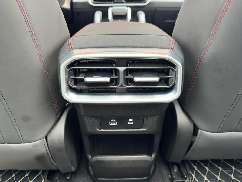 Jetour T2 2023 2.0TD Four-wheel drive Time travel PRO interior photo 16 Jetour T2 2023 2.0TD Four-wheel drive Time travel PRO interior photo 16