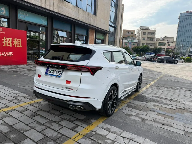 Jetour X70 PLUS 2022 1.6T DCT Tierra Pro+ 5 Asiento exterior foto 4 Jetour X70 PLUS 2022 1.6T DCT Tierra Pro+ 5 Asiento exterior foto 4