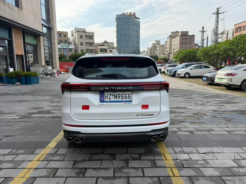 Jetour X70 PLUS 2022 1.6T DCT Tierra Pro+ 5 Asiento exterior foto 5 Jetour X70 PLUS 2022 1.6T DCT Tierra Pro+ 5 Asiento exterior foto 5