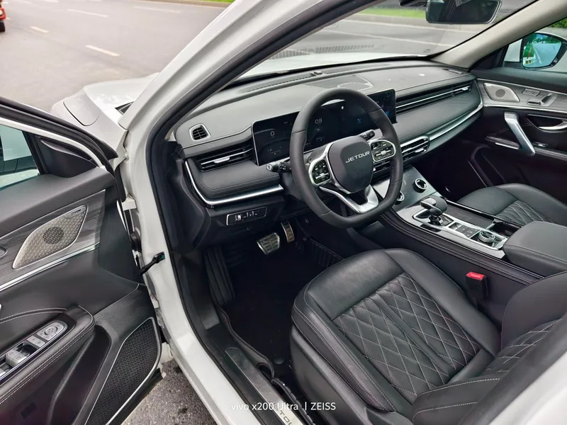 Jetour X70 PLUS 2023 1.6T DCT Strong person PRO 7 seat exterior photo 4 Jetour X70 PLUS 2023 1.6T DCT Strong person PRO 7 seat exterior photo 4
