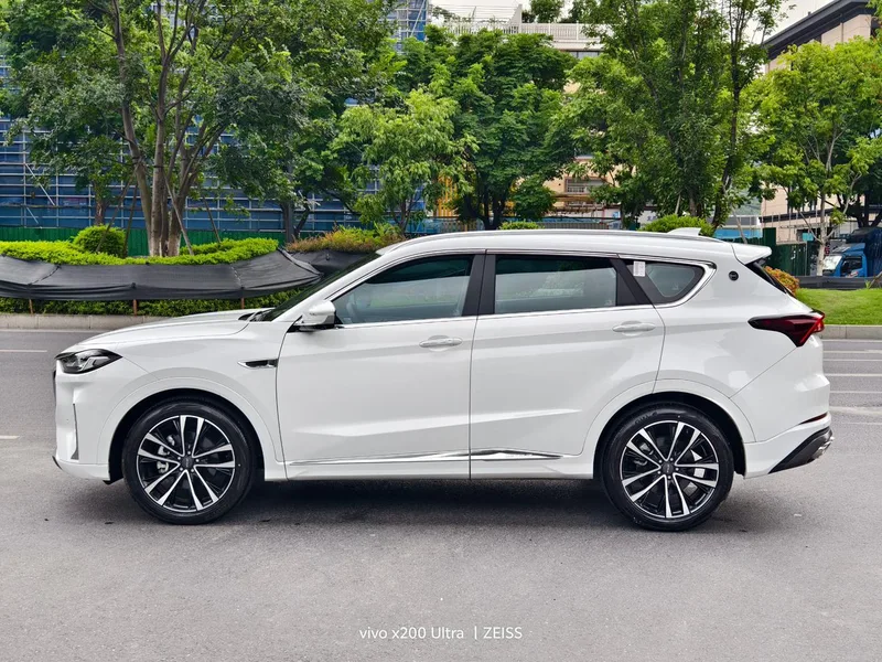 Jetour X70 PLUS 2023 1.6T DCT Strong person PRO 7 seat interior photo 7 Jetour X70 PLUS 2023 1.6T DCT Strong person PRO 7 seat interior photo 7