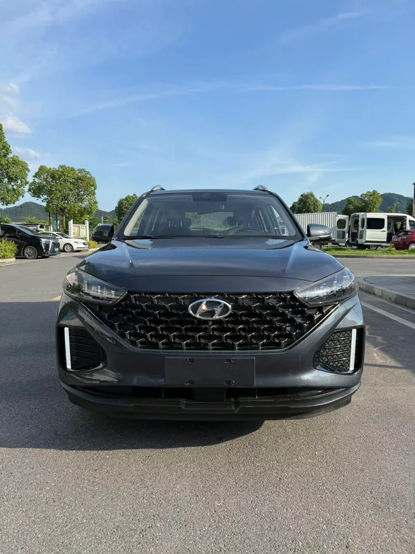 Hyundai ix35 2021 240T GDi DCT Versión líder con tracción en dos ruedas GLS exterior foto 2 Hyundai ix35 2021 240T GDi DCT Versión líder con tracción en dos ruedas GLS exterior foto 2
