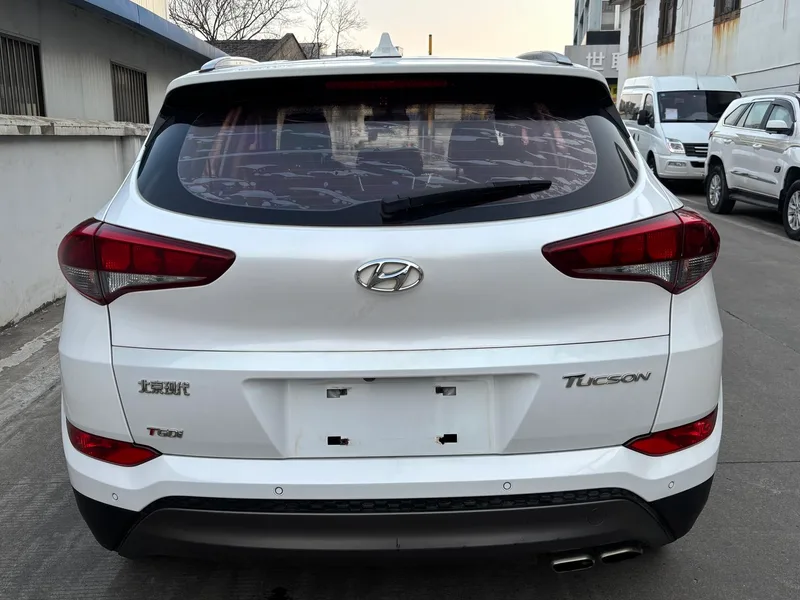 Hyundai Tucson 2015 1.6T Dual-clutch, two-wheel drive, intelligent model exterior photo 2 Hyundai Tucson 2015 1.6T Dual-clutch, two-wheel drive, intelligent model exterior photo 2